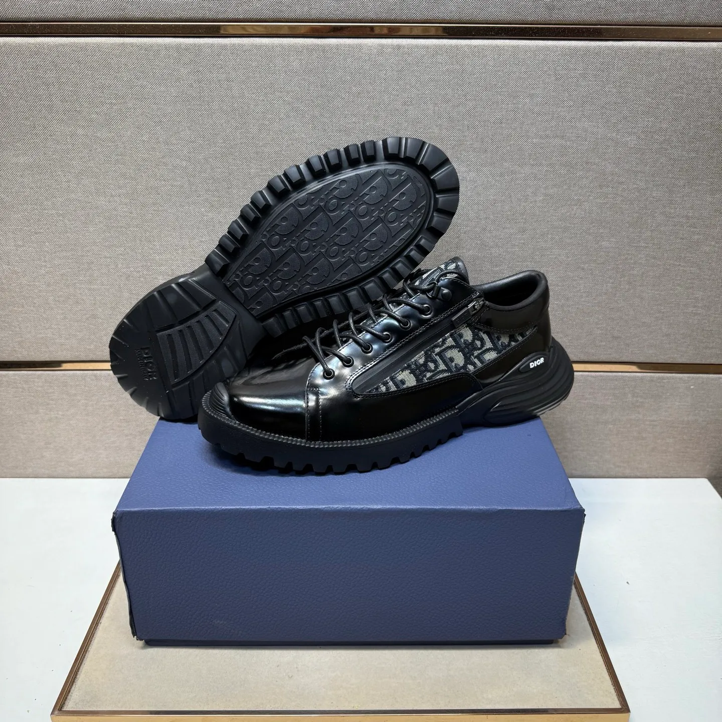 ⬛️Men's shoes 💰p560 [Dior~] Men's casual shoes 2025z cabinet sales simultaneously 🔶Size: 39-44 #️⃣ 🔷2 colors🔜The upper is made of multi-material splicing➕Genuine leather lining, comfortable and breathable, sole: original comfortable and wear-resistant outsole, ⚠️Real shot📱Photographed🎬The real thing is better📢📢📢